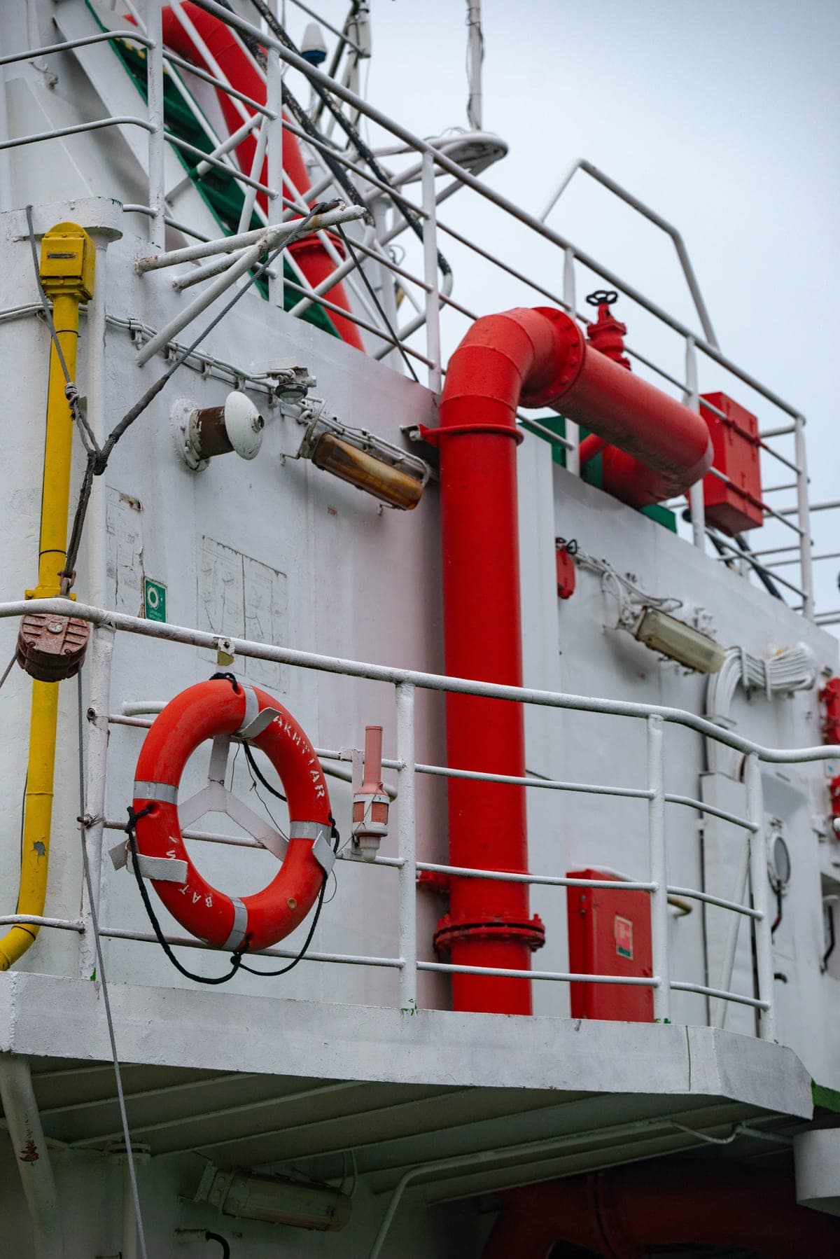 Pioneer Offshore Solutions piping fabrication and installation